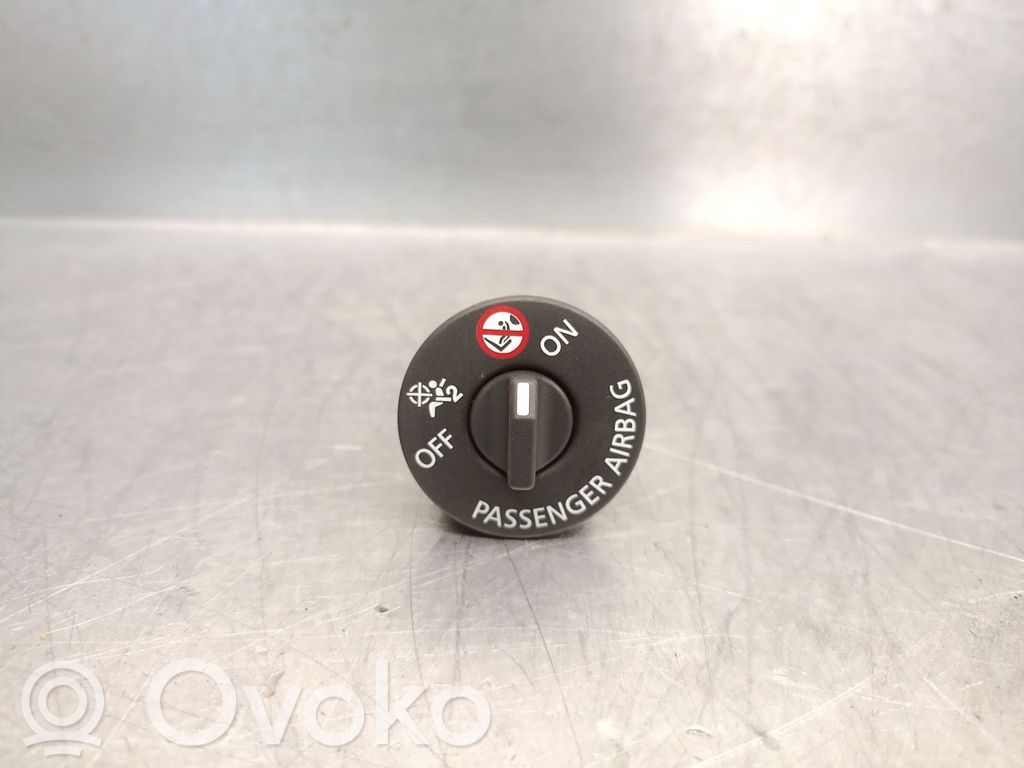 Dacia Duster III Interruptor de control multifunción 