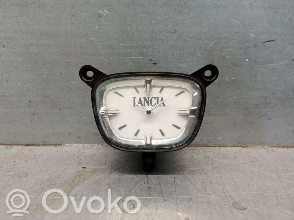 Lancia Voyager Kello 