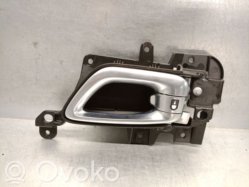 Manecilla interna puerta trasera   6WJ23TRMAD