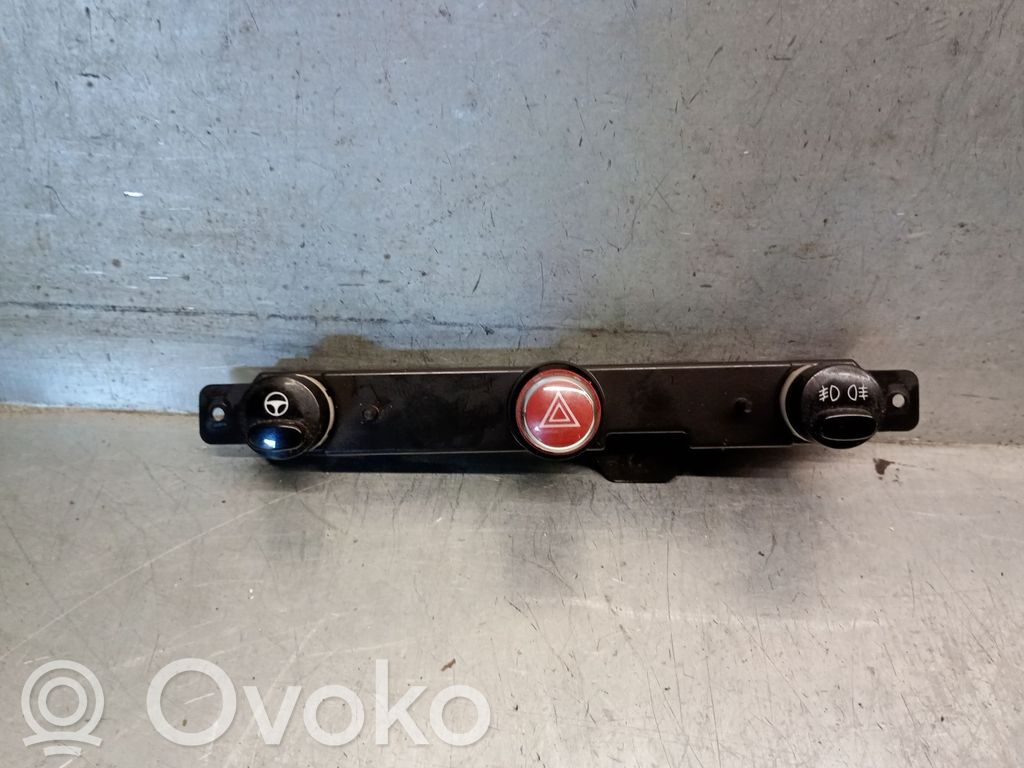Botón interruptor de luz de peligro   735451108,735451108