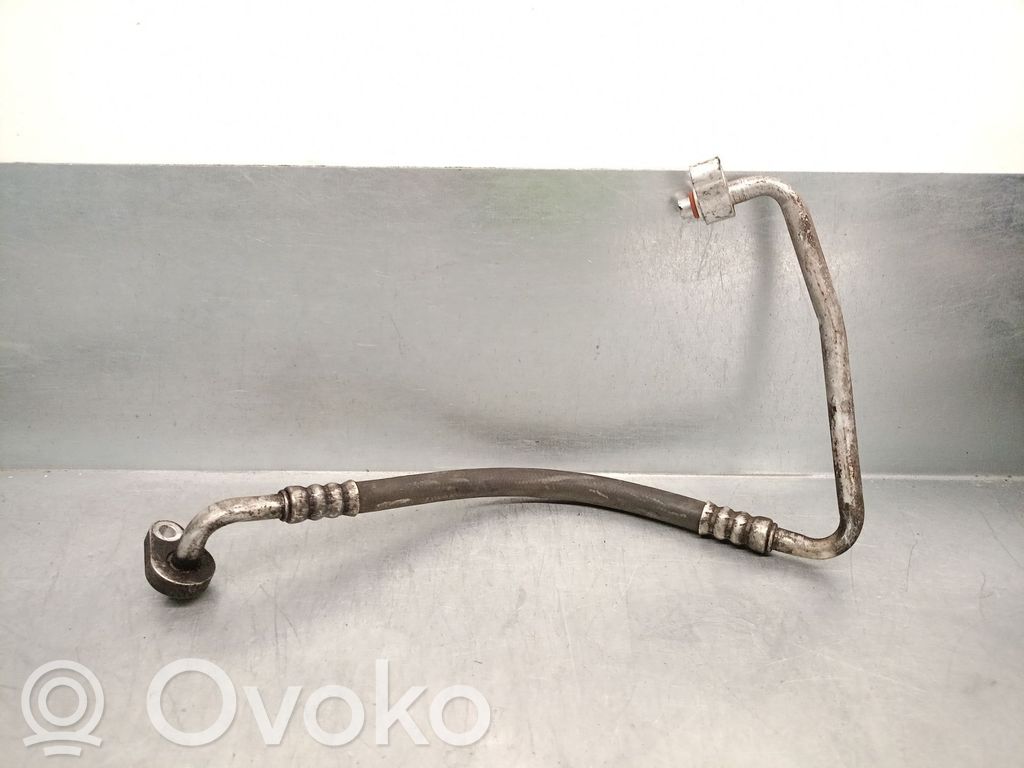 Ford Focus Ilmastointilaitteen putki (A/C) 