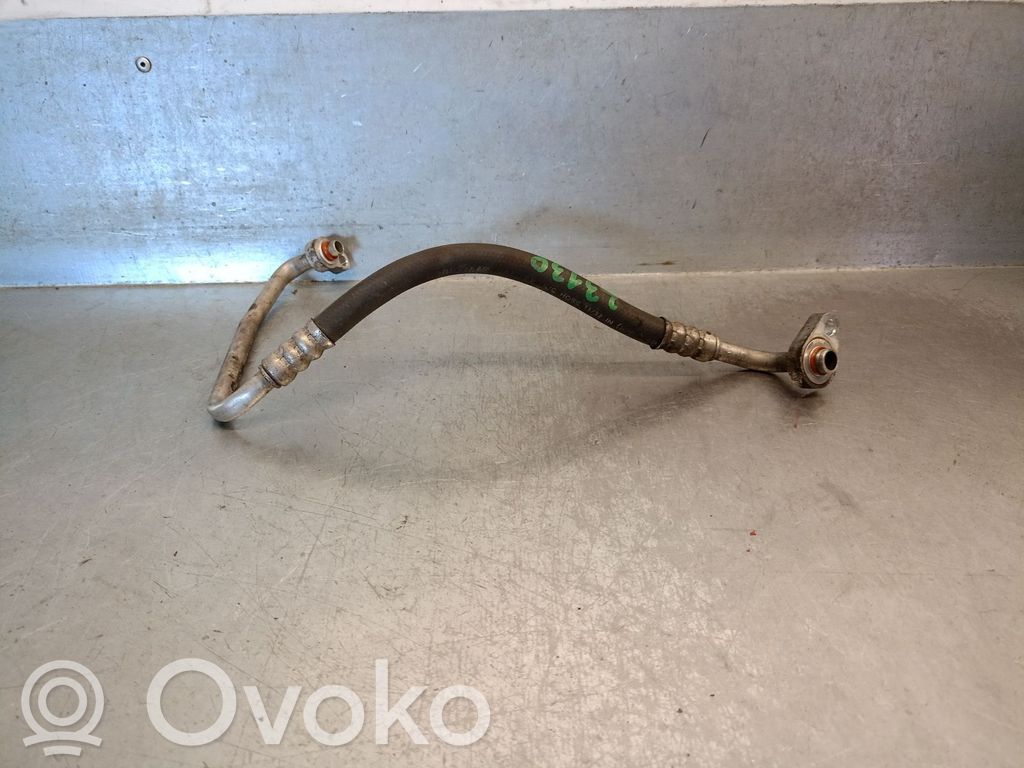 Ford Focus Ilmastointilaitteen putki (A/C) 