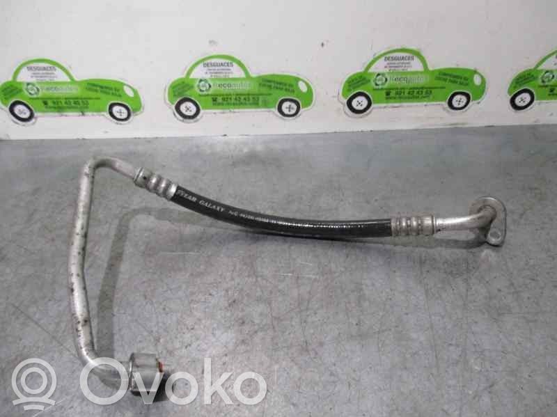 Ford Focus Ilmastointilaitteen putki (A/C) 