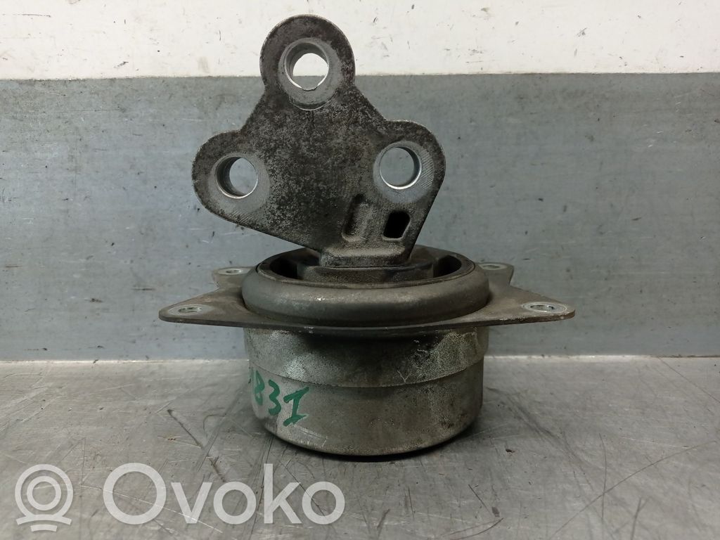 Renault Clio II Engine mount bracket 