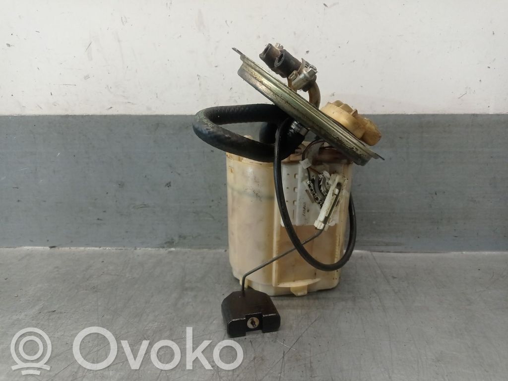 Opel Corsa B Pompe à carburant 