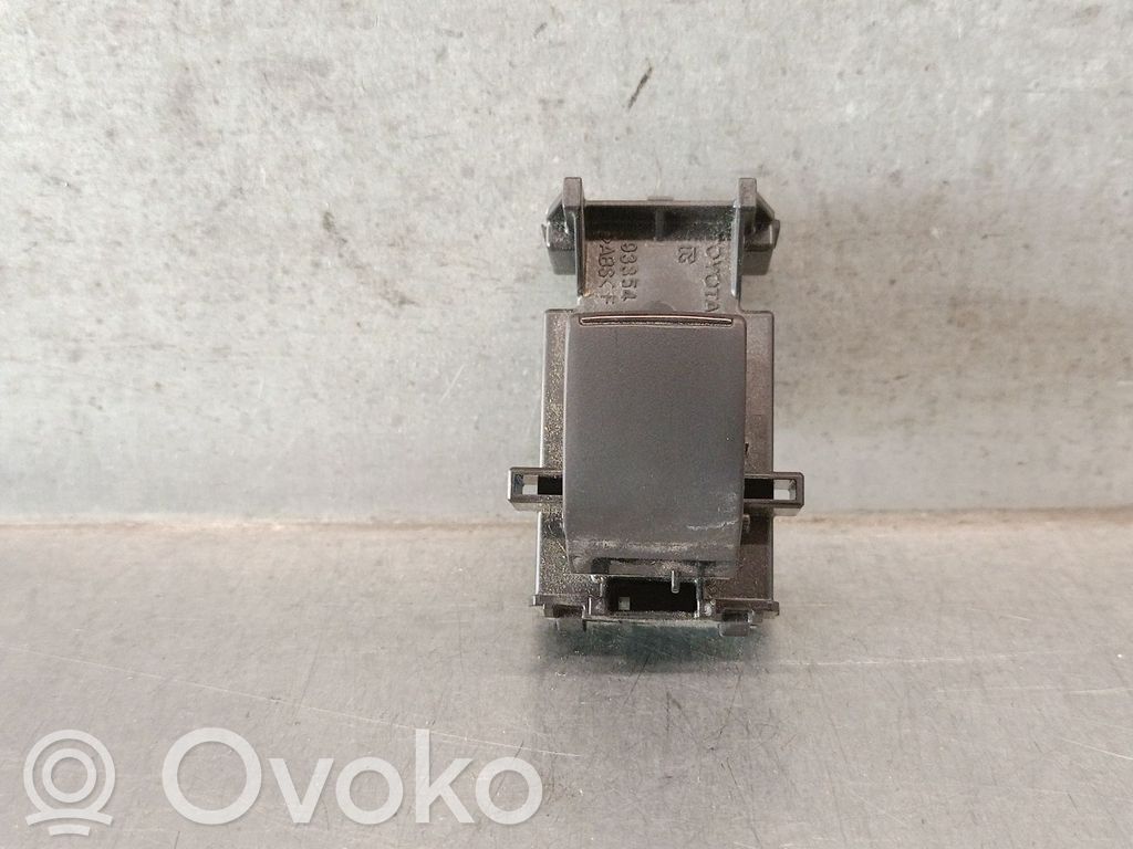 Toyota Yaris Przyciski szyb 
