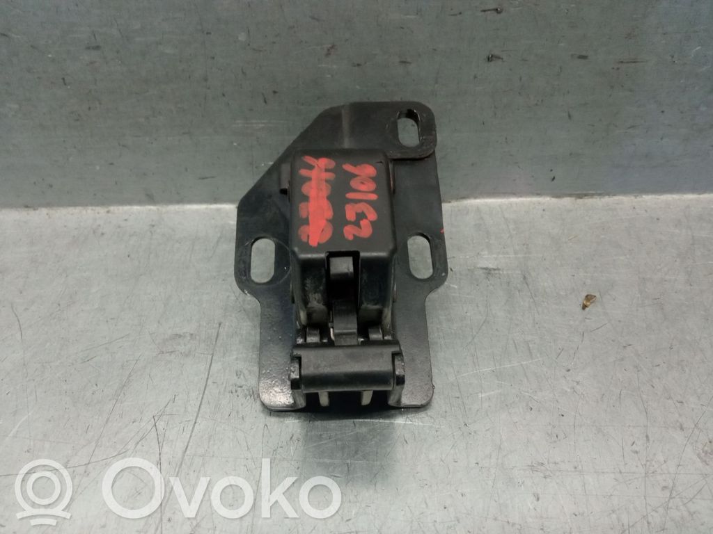 Zamek drzwi tylnych   SU001A6670,SU001A6670