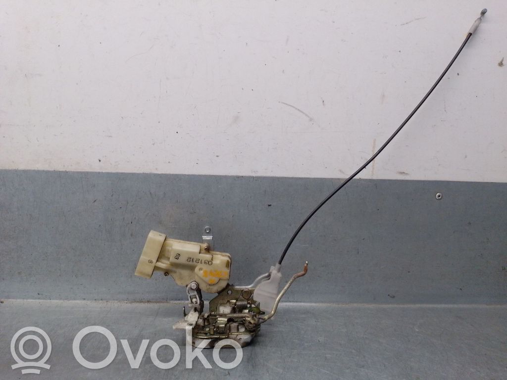 Toyota Yaris Etuoven lukko 