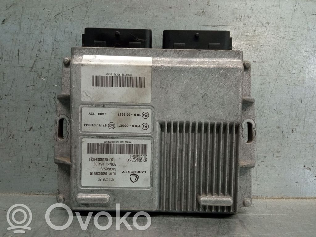 Renault Clio IV Engine control unit/module 