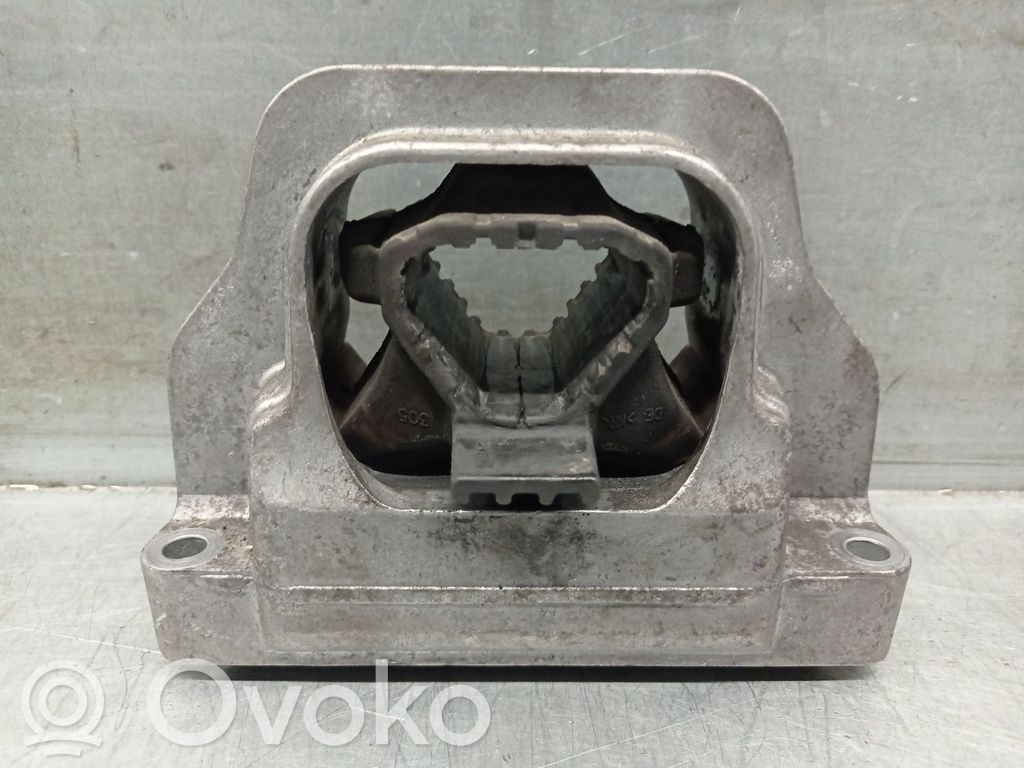 Engine mount bracket   G70155322