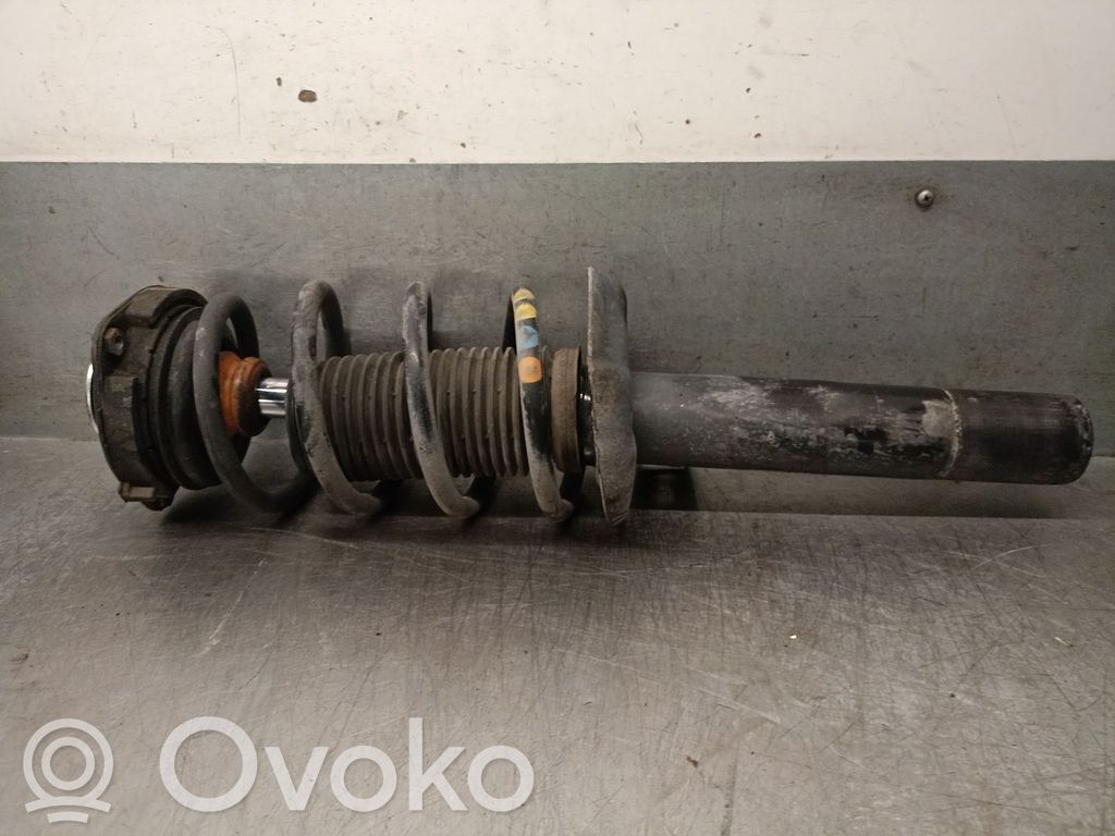 Amortyzator osi przedniej ze sprężyną   3C0413031M,3C0413031M,335808KYB