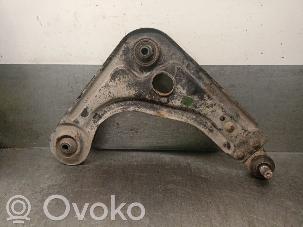 Ford Fiesta Braccio di controllo sospensione anteriore 