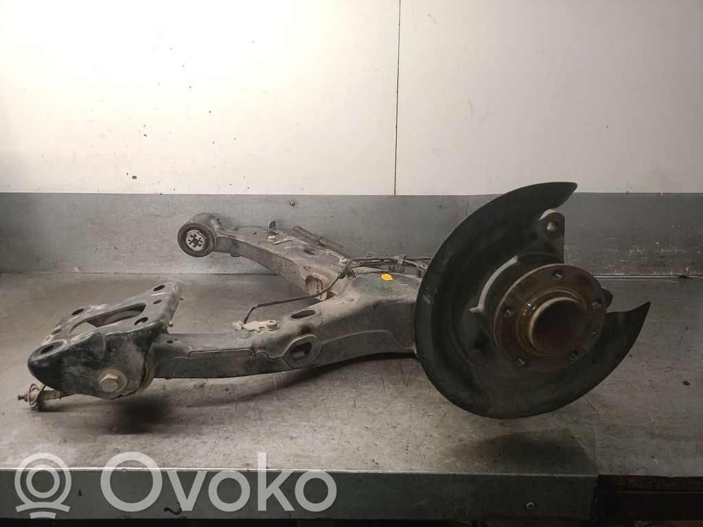 Opel Vivaro Olka-akselin laakeripesä 