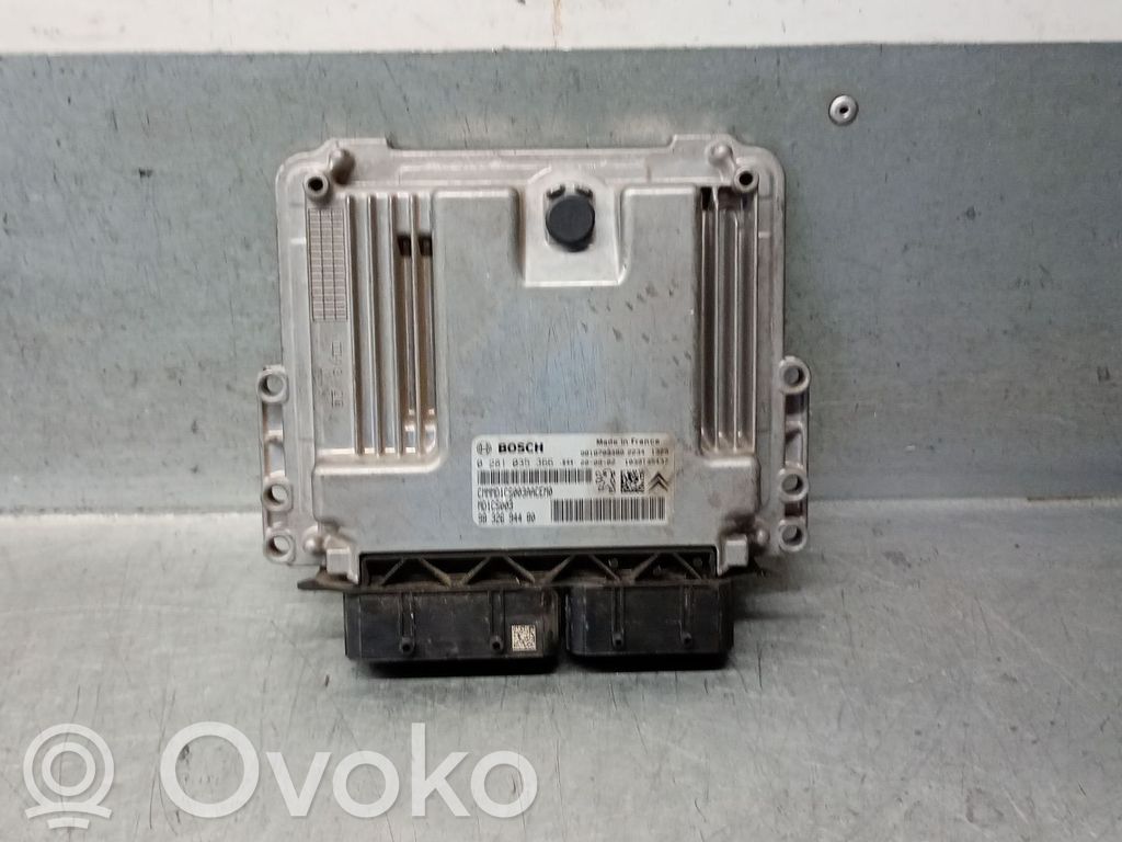 Opel Vivaro Engine control unit/module 