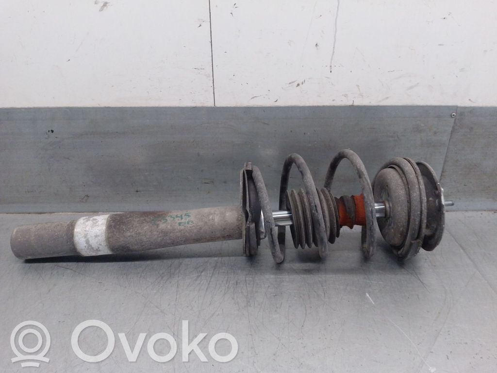 BMW 5 E39 Priekinis amortizatorius su spyruokle 
