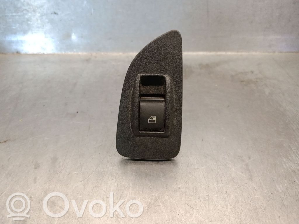 Fiat Bravo Przyciski szyb 