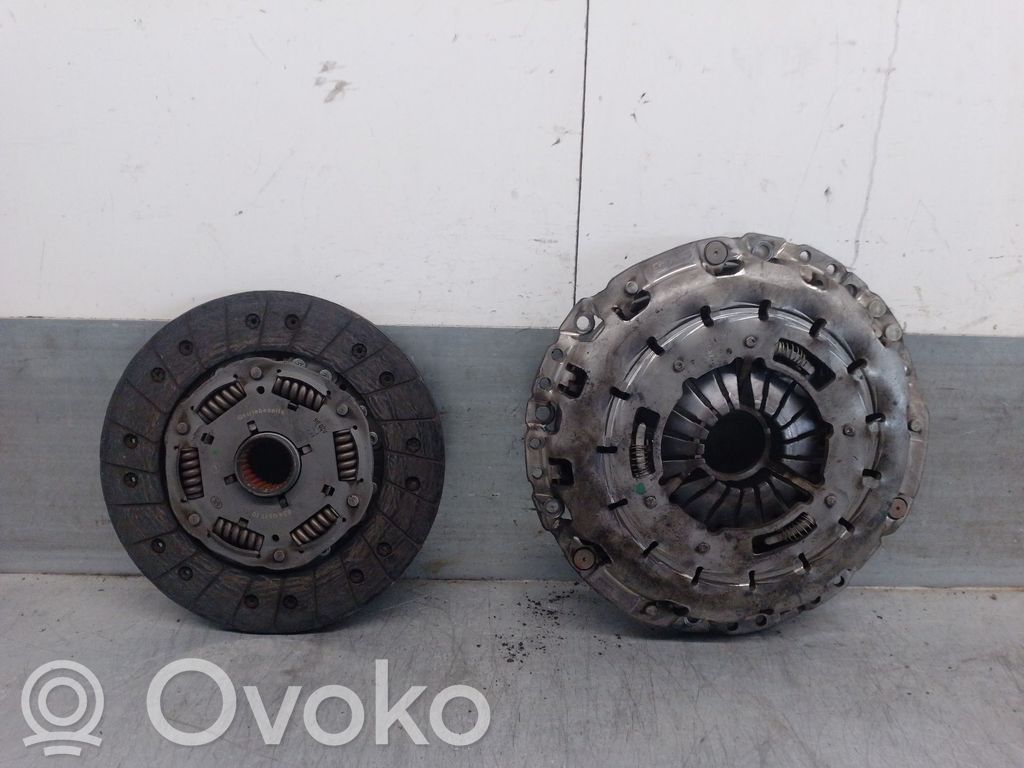 BMW 5 E60 E61 Sankabos komplektas 