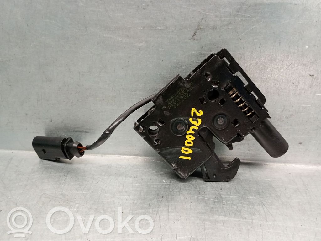 Seat Arona Tie down hook / loop 