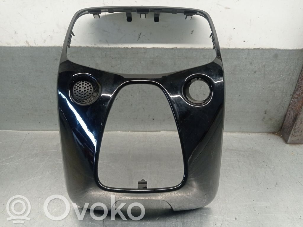Peugeot 108 Moldura del panel 