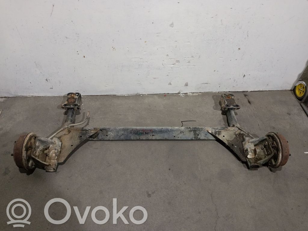 Ford Escort Aizmugurējā tilta sija ar reduktoru 