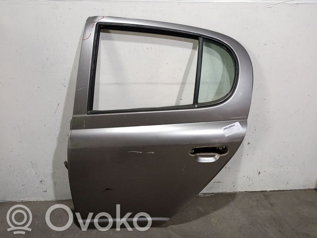 Toyota Yaris Galinės durys 
