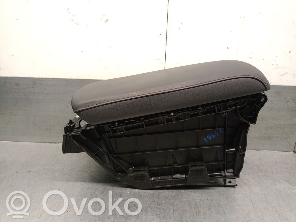 Mazda 3 Center console 