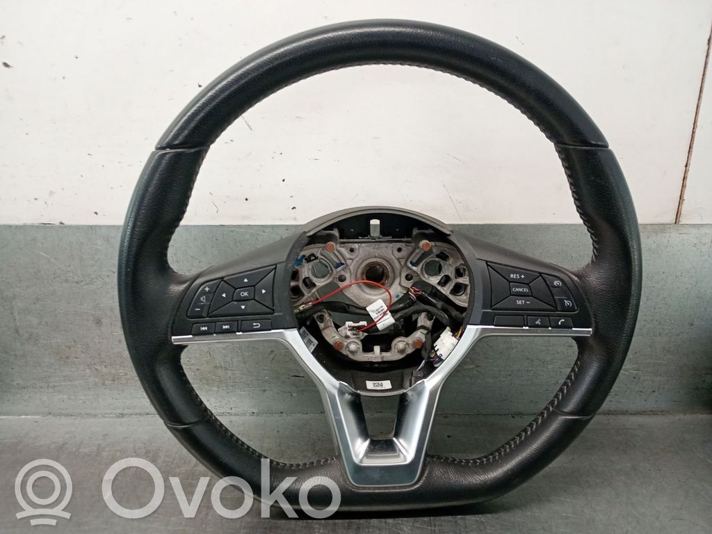 Nissan Juke II F16 Ohjauspyörä 
