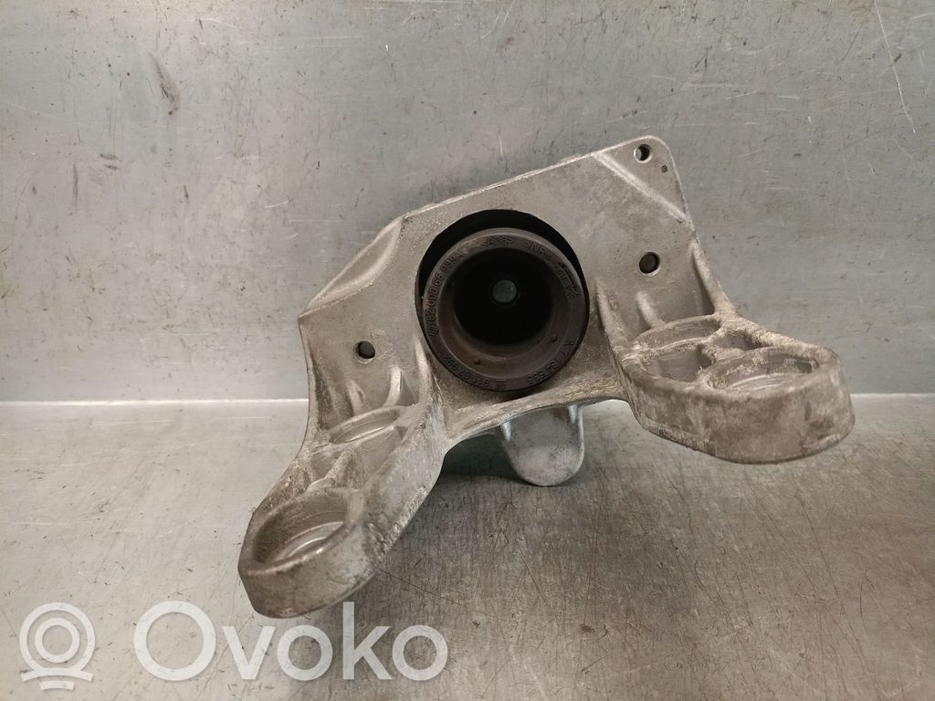 Engine mount bracket   8200065989,8200065989