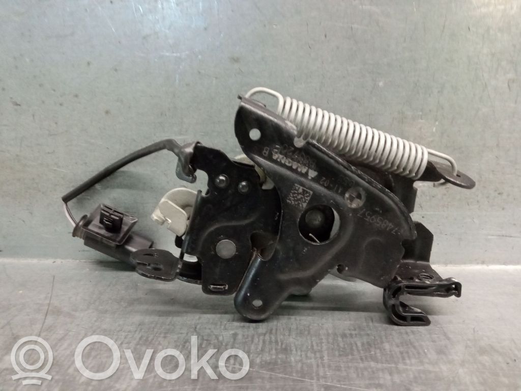 BMW X6 M Tie down hook / loop 