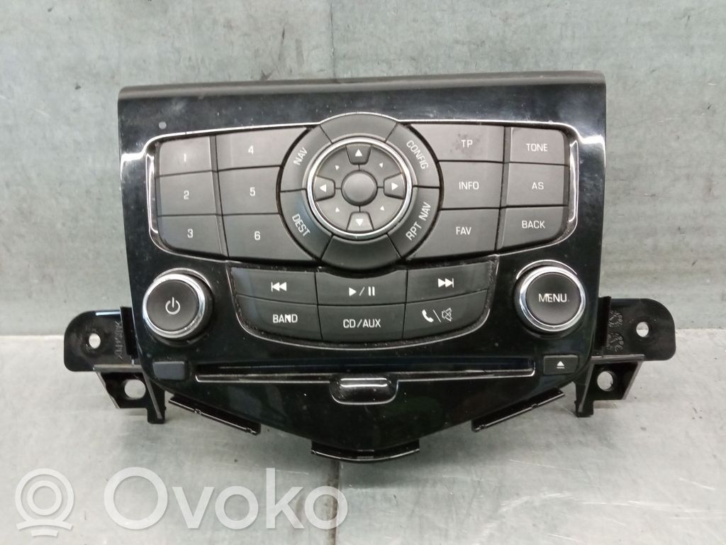 Chevrolet Cruze Panel / Radioodtwarzacz CD/DVD/GPS 