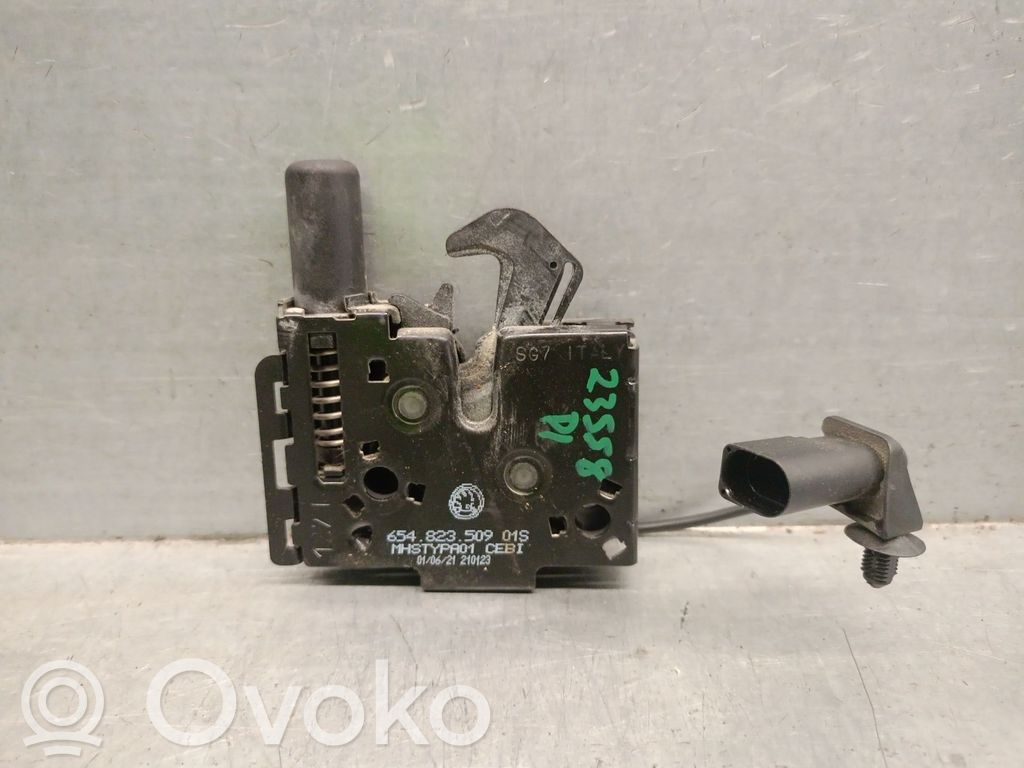 Skoda Scala Tie down hook / loop 