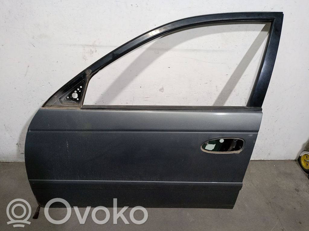 Toyota Avensis T220 Drzwi przednie 
