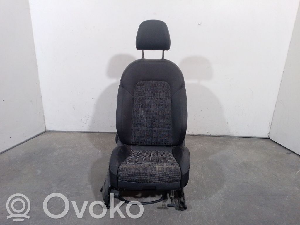 Audi Q3 F3 Etumatkustajan istuin 