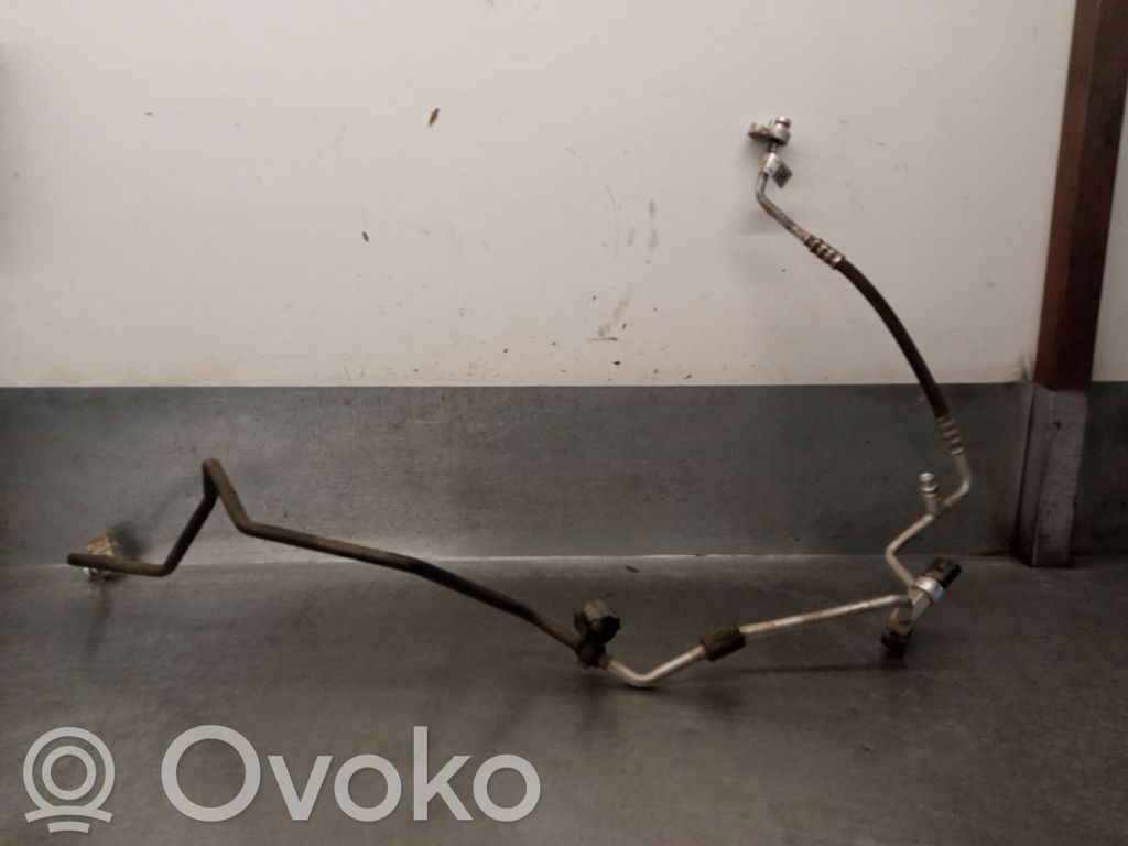 Audi Q3 F3 Ilmastointilaitteen putki (A/C) 