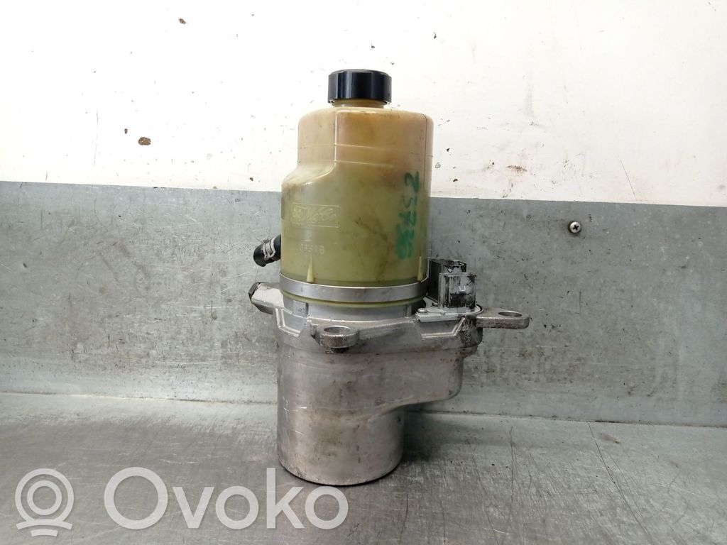 Ford Focus Ohjaustehostimen pumppu 