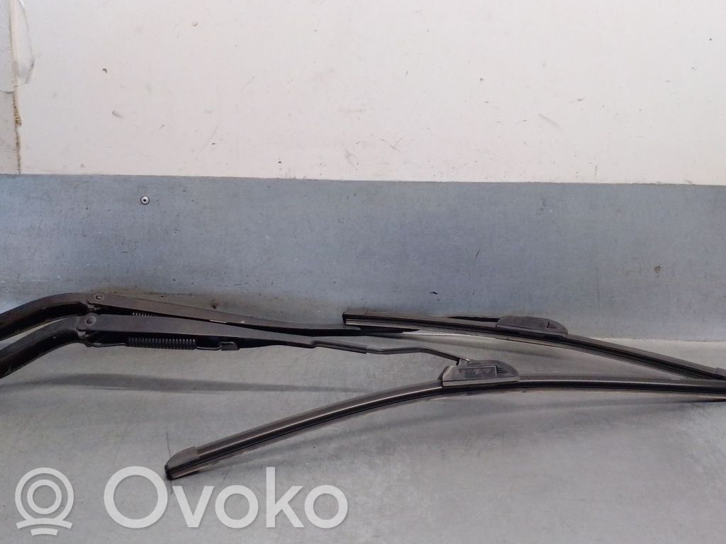 Jeep Compass Front wiper blade arm 