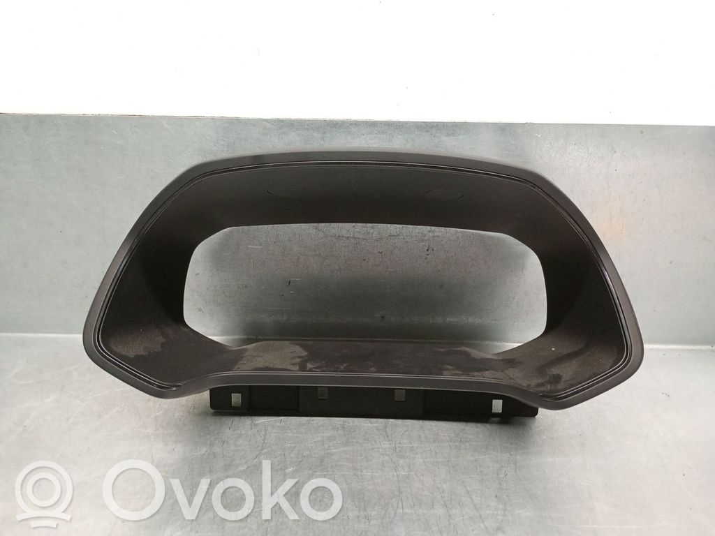 Renault Captur II Osłona tylnej klapy 