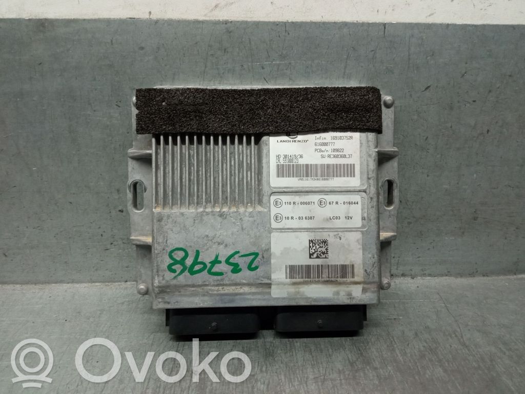 Dacia Sandero III Engine control unit/module 