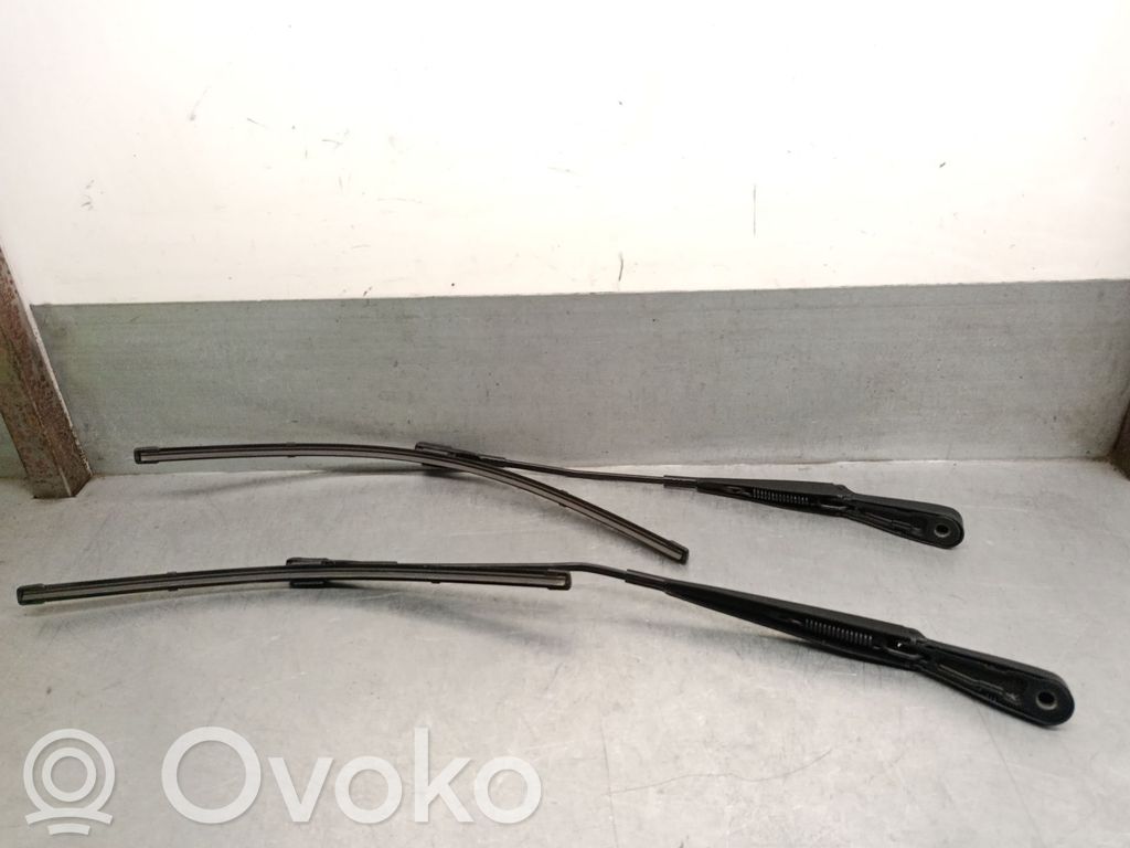 Mercedes-Benz A W177 Bras d'essuie-glace avant