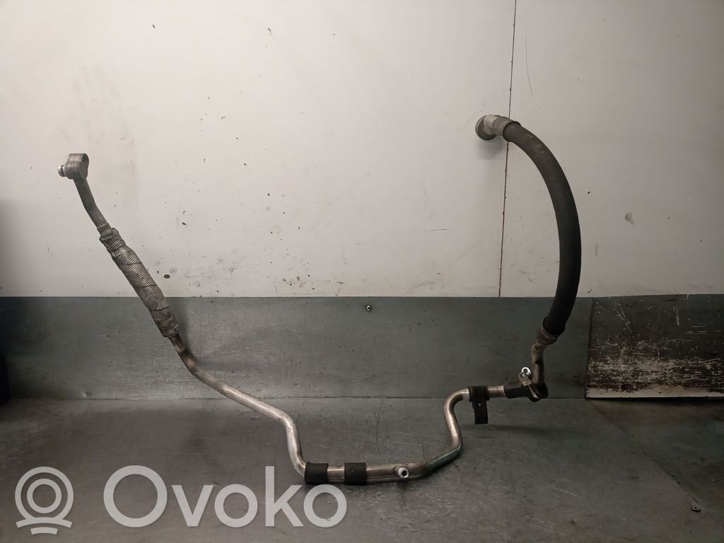Ilmastointilaitteen putki (A/C)   1K0820743FD,1K0820743FD