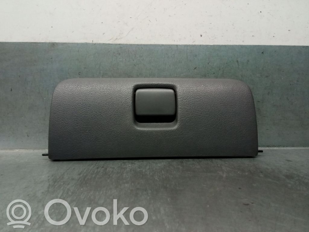 Renault Clio II Glove box 