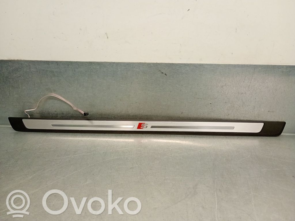 Audi A5 Osłona tylnej klapy 