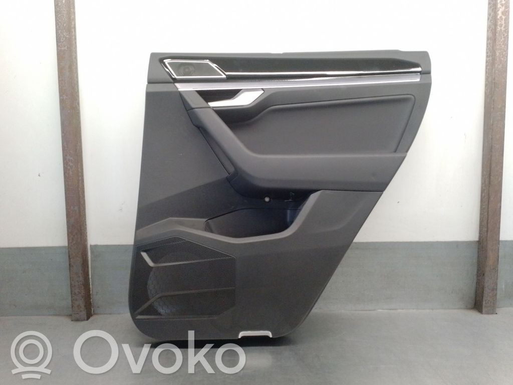 Volkswagen Touareg III Takaoven verhoilu 