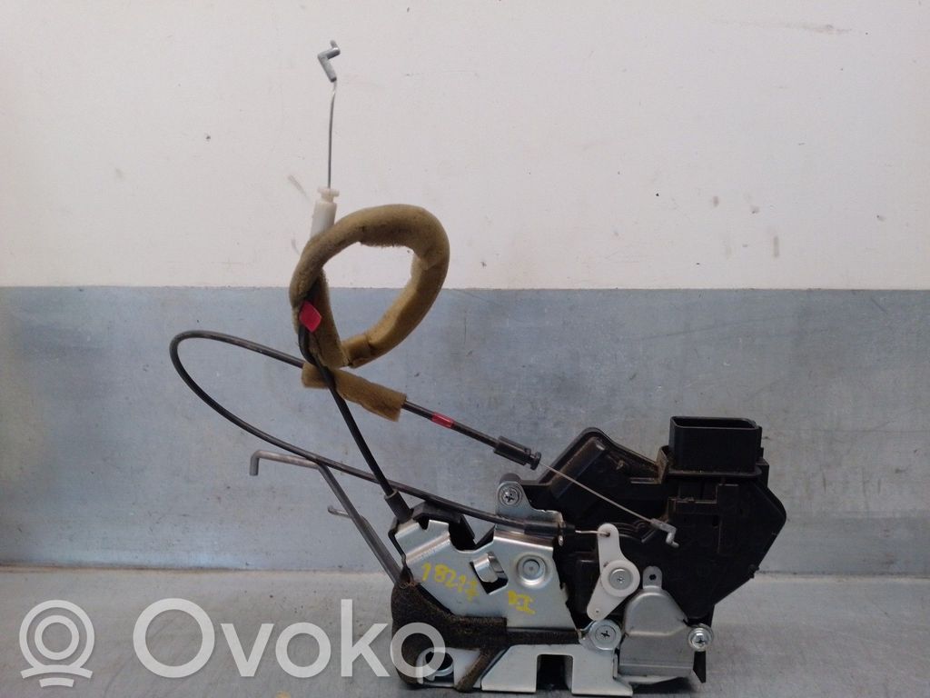 Mazda 5 Front door lock 