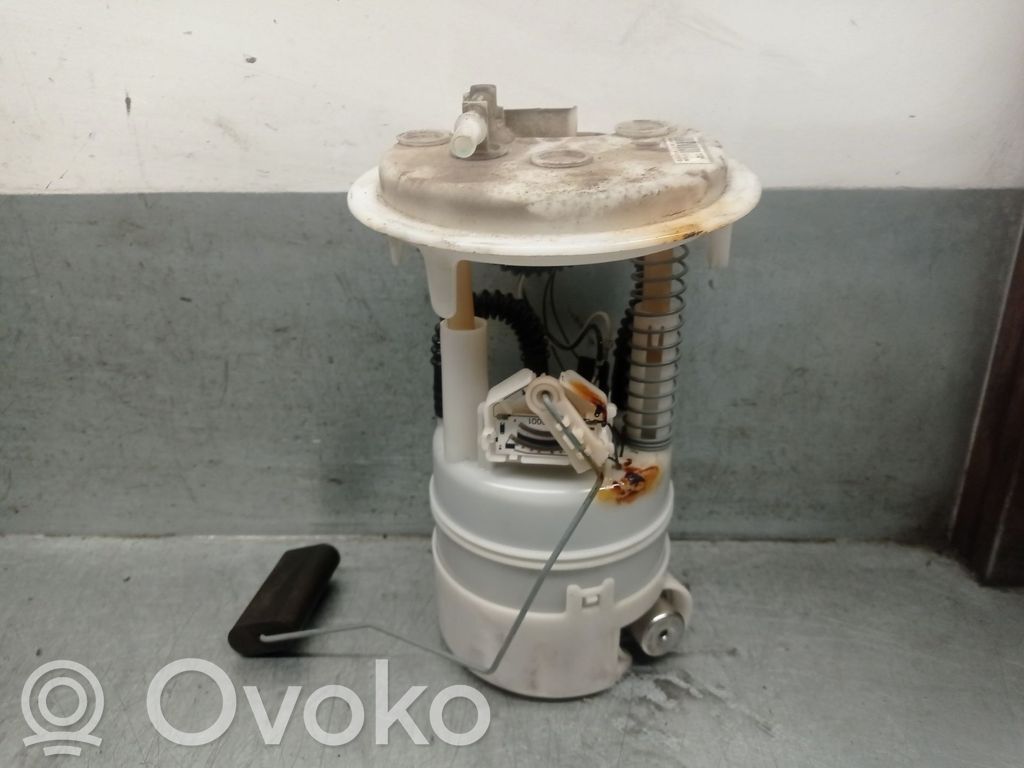 Peugeot 1007 Pompe à carburant 