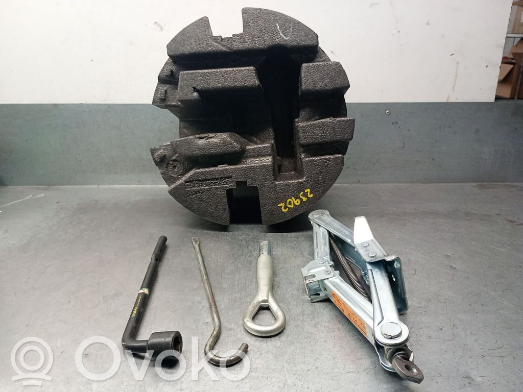 Nissan Micra C+C R18 alumīnija - vieglmetāla disks (-i) 