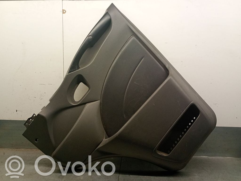 Iveco Daily 5th gen Rivestimento del pannello della portiera anteriore 