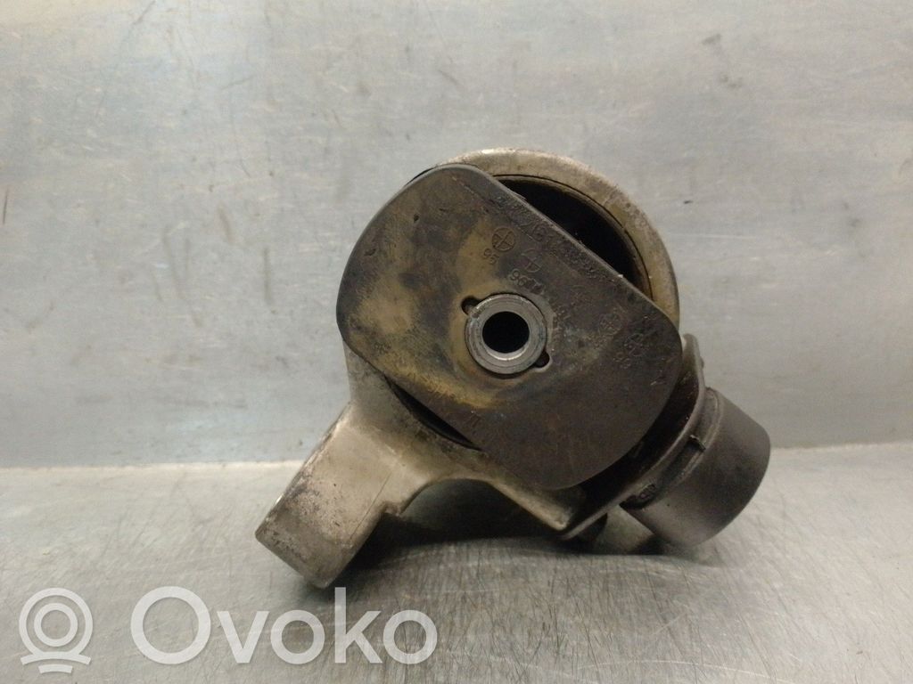 Hyundai Coupe Engine mount bracket 