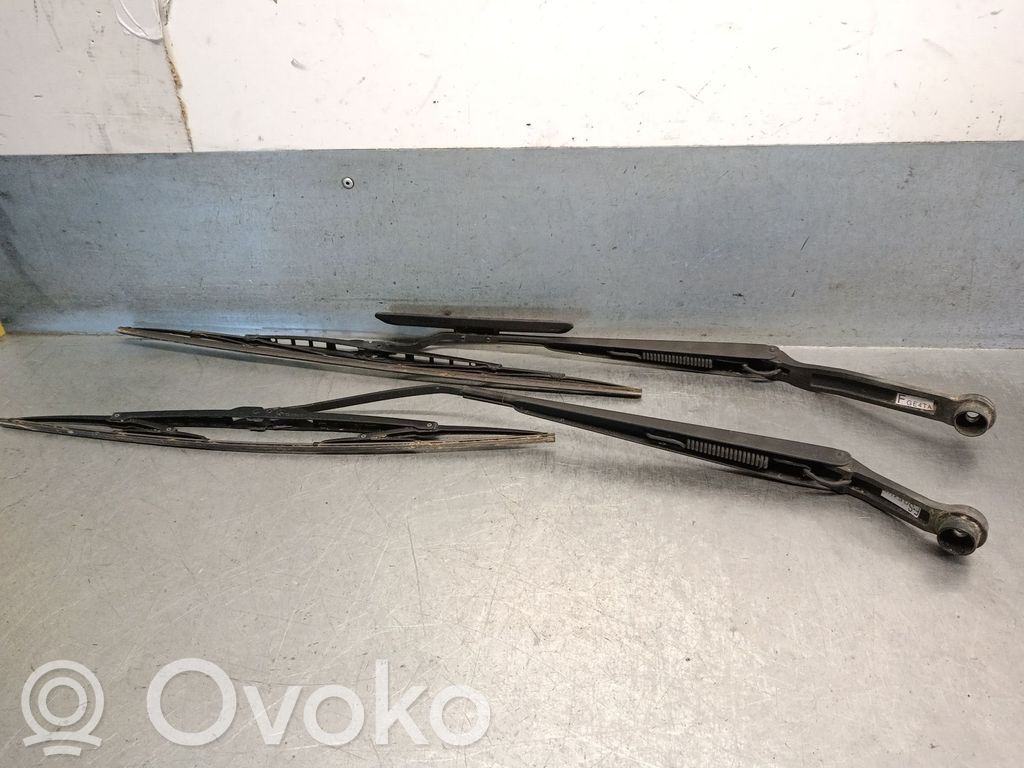 Mazda 626 Front wiper blade arm 