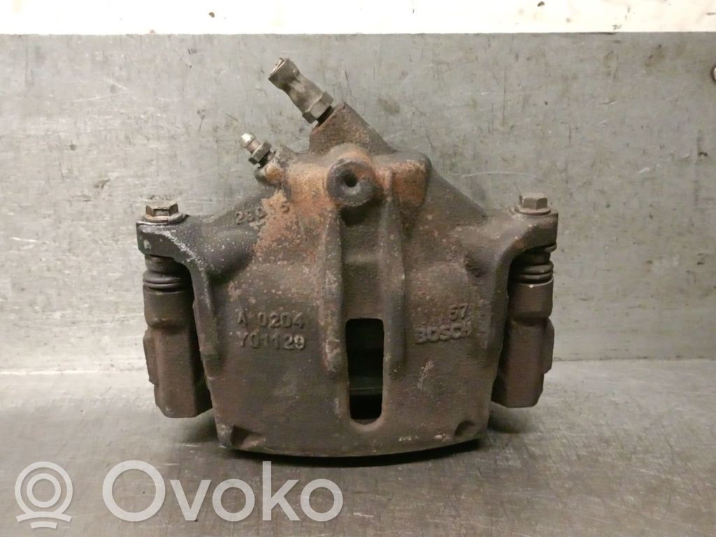 Ford Mondeo Mk III Zacisk hamulcowy przedni 